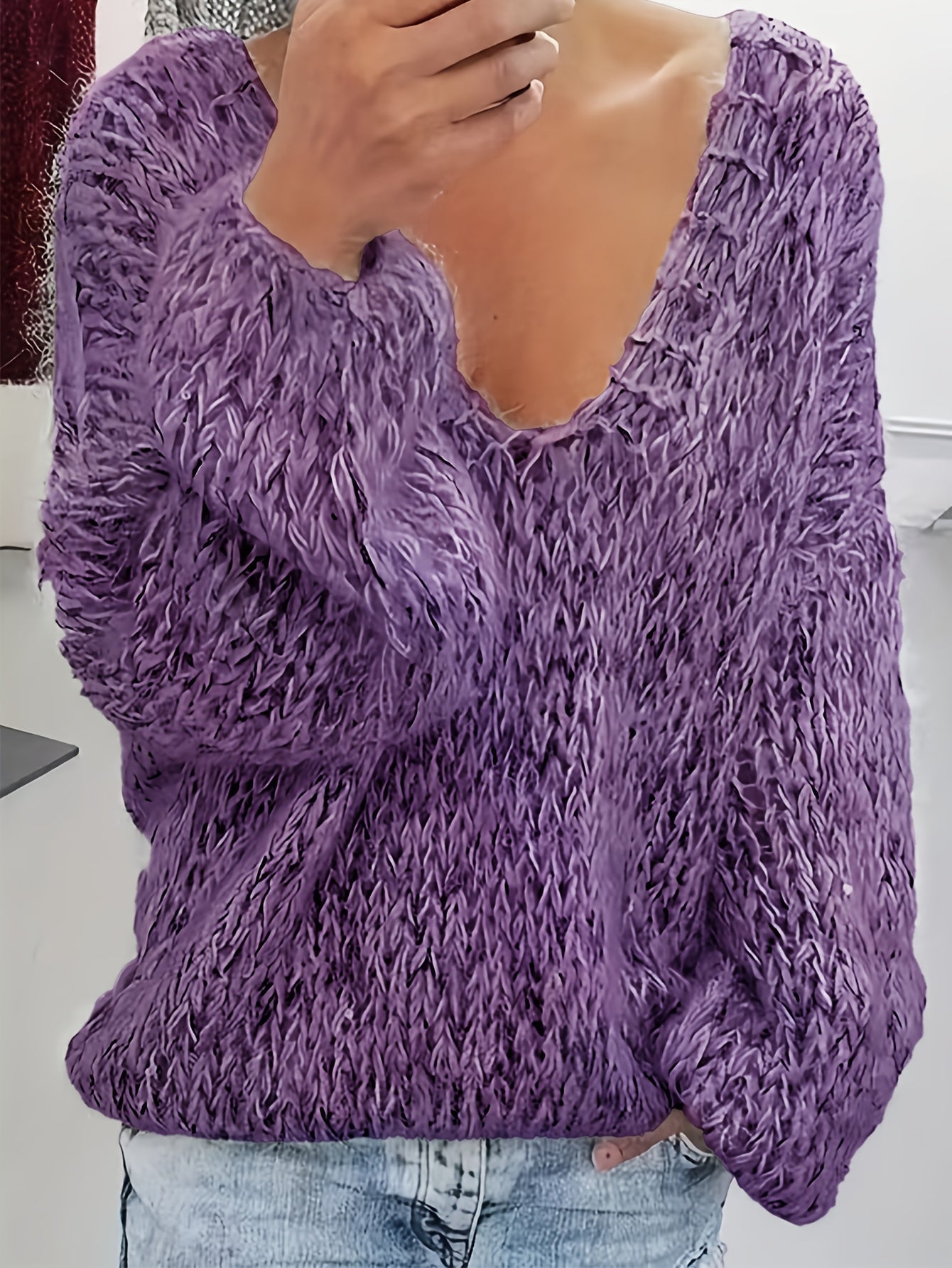Vriona – Knit Sweater with Long Sleeves and V-Neck