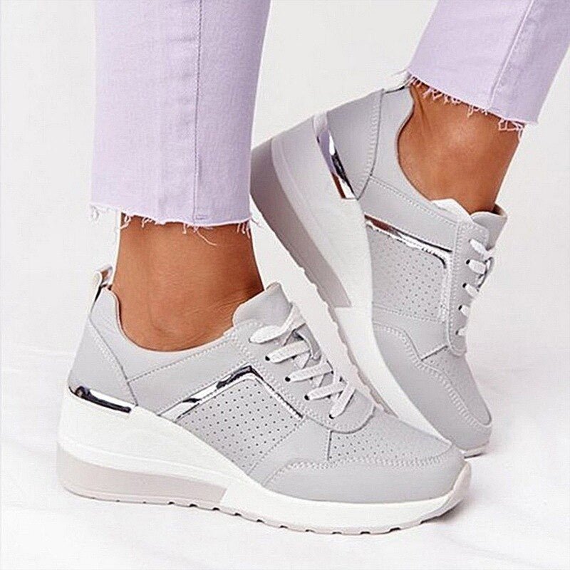 Yliana – Fashionable Sneakers