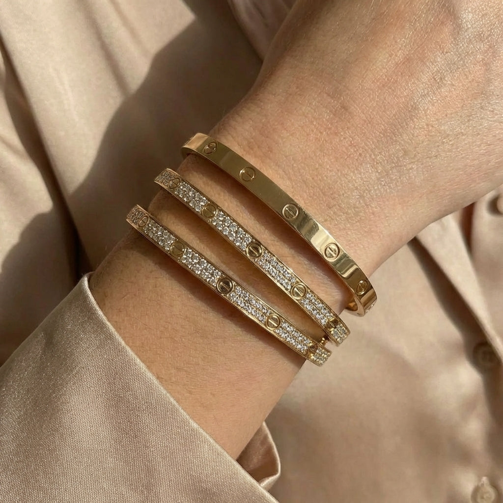 Valence Slim Screw Love Bracelet